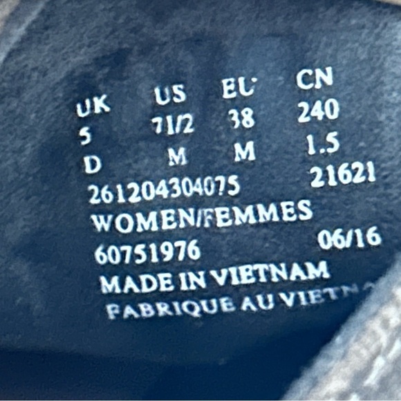 CLARKS ARTISAN  Carleta Lyon Khaki Suede Lace-up Heel Bootie Size 7.5 - Picture 9 of 10